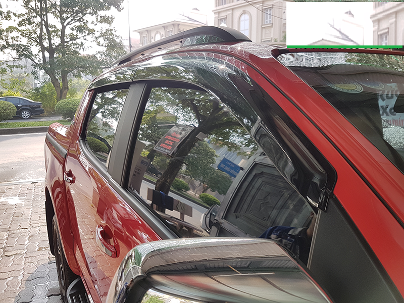 Vè che mưa xe Chevrolet Colorado