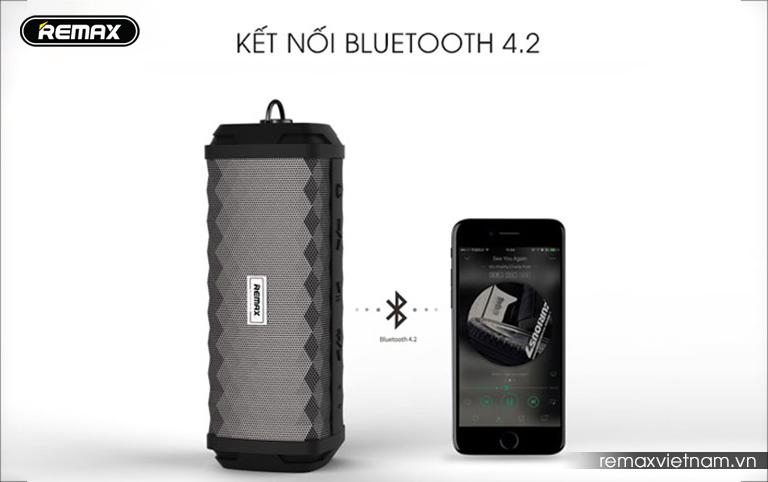 Loa Bluetooth xách tay chống nước Remax RB-M12