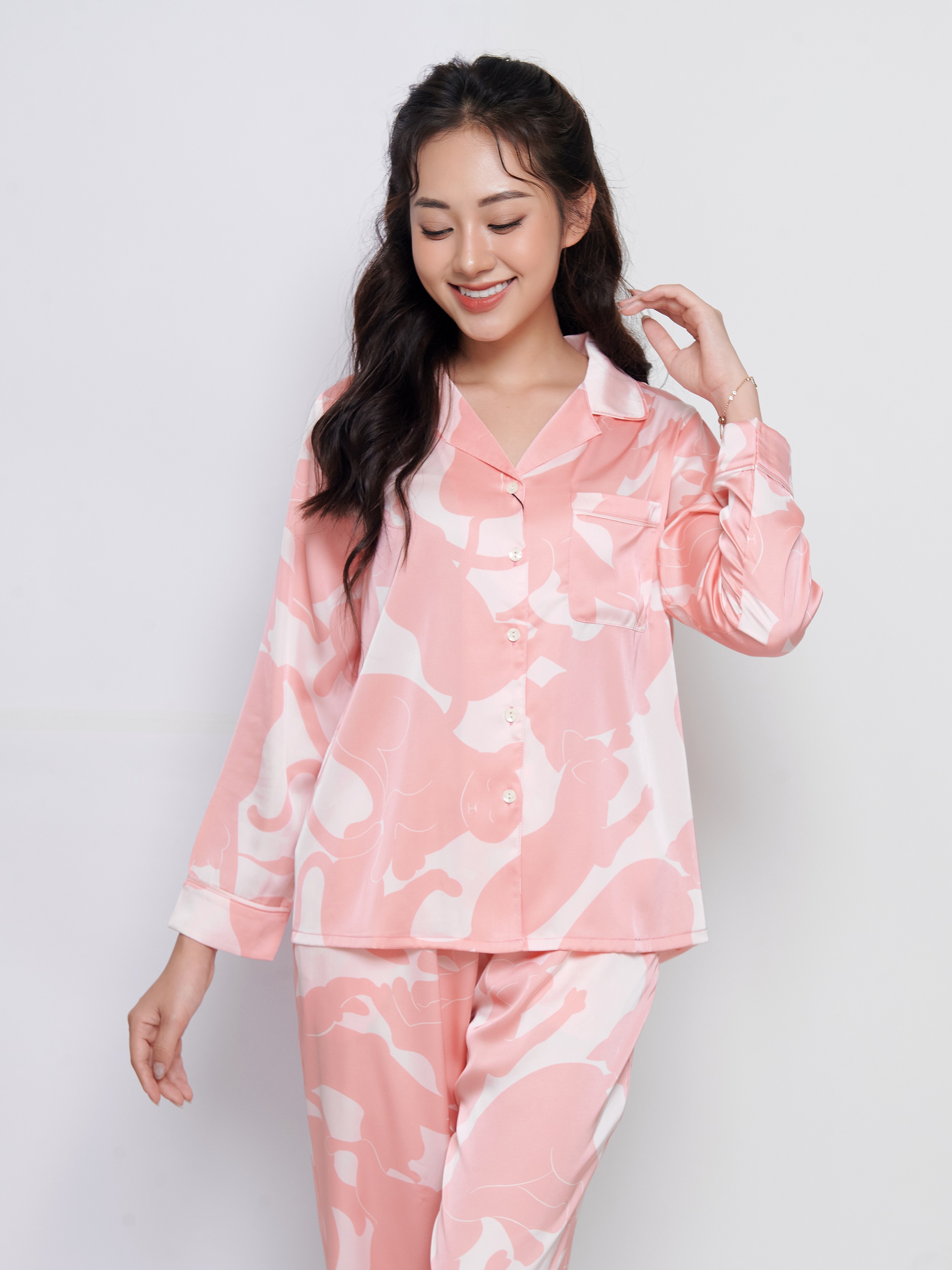 WINNY - Bộ Đồ Dài Suông Lụa Satin Nữ Mặc Nhà 1MNSA22558D