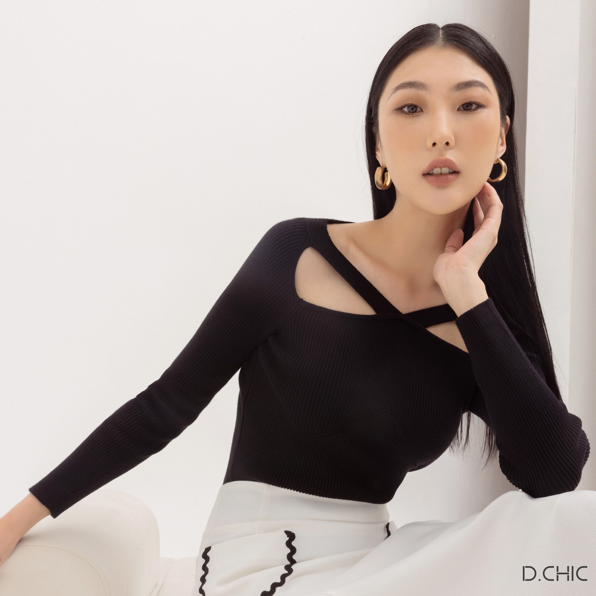 Áo len cổ vuông đáp chéo 2 bên D.CHIC MS: 188090