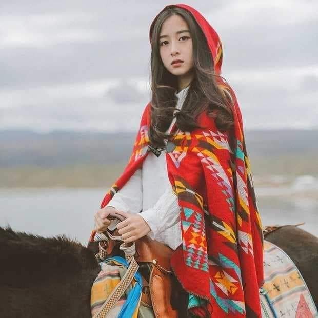 Áo Choàng Họa Tiết Thổ Cẩm Hàng Có Sẵn ( Kèm Ảnh Thật )