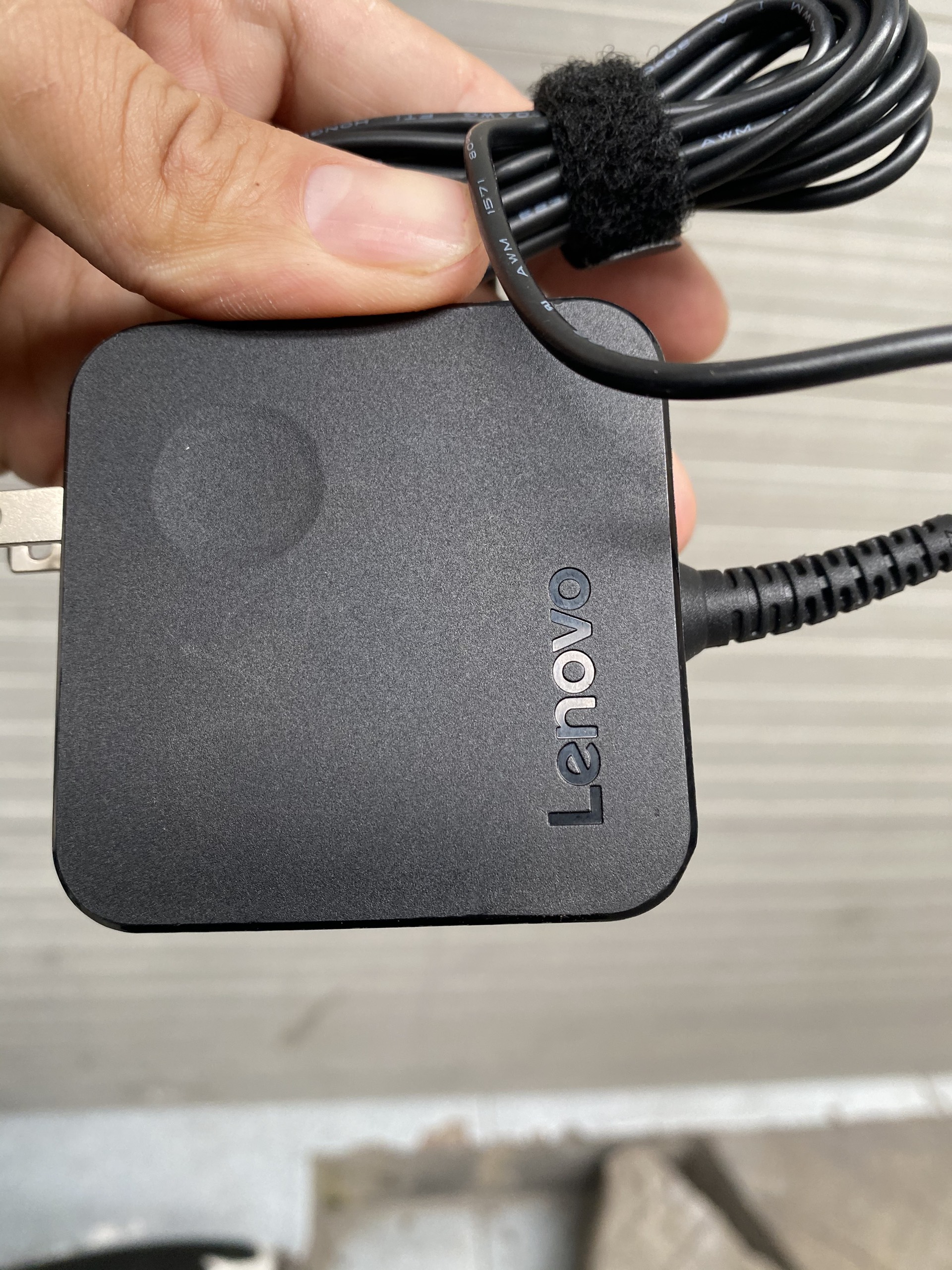 Sạc laptop lenovo 20V 2.25A