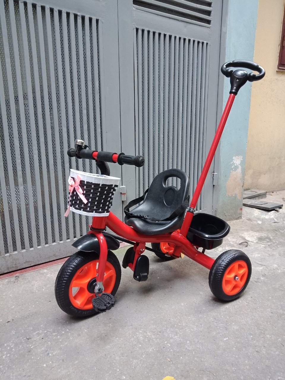 XE ĐẠP 3 BÁNH CÓ CẦN ĐẨY