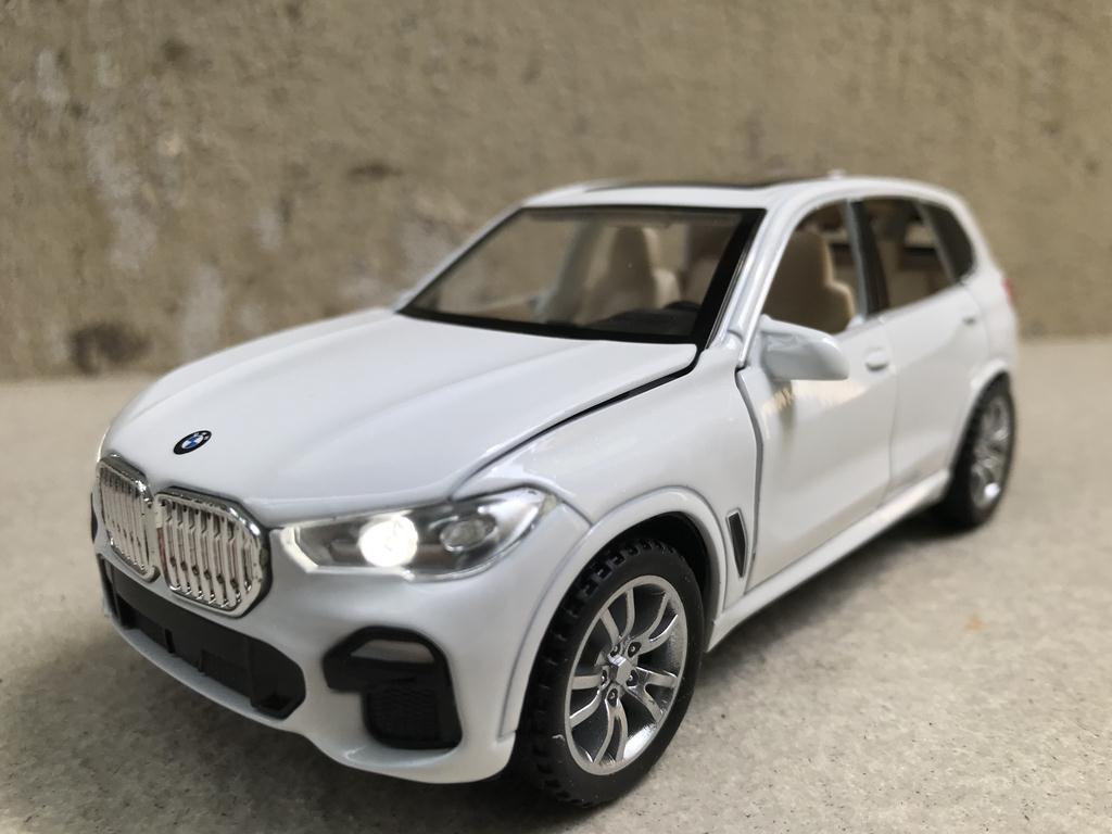 [HCM]Mô hình xe ô tô BMW X5 2020 - 1:32
