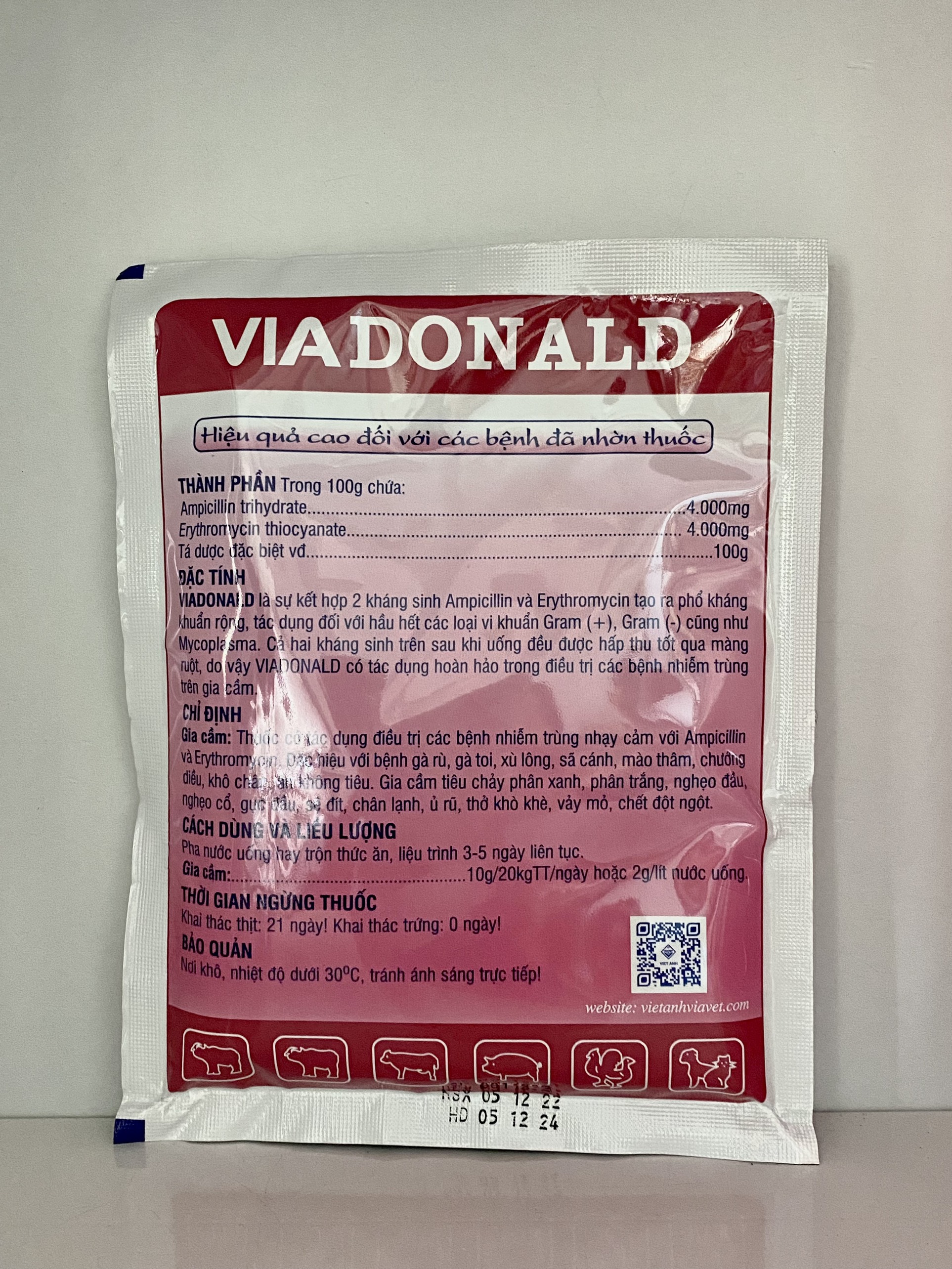 Viadonald 100gr pack-treat Rooster, chicken coop