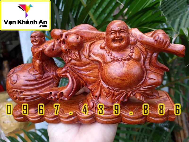Tượng để xe ô tô bằng gỗ