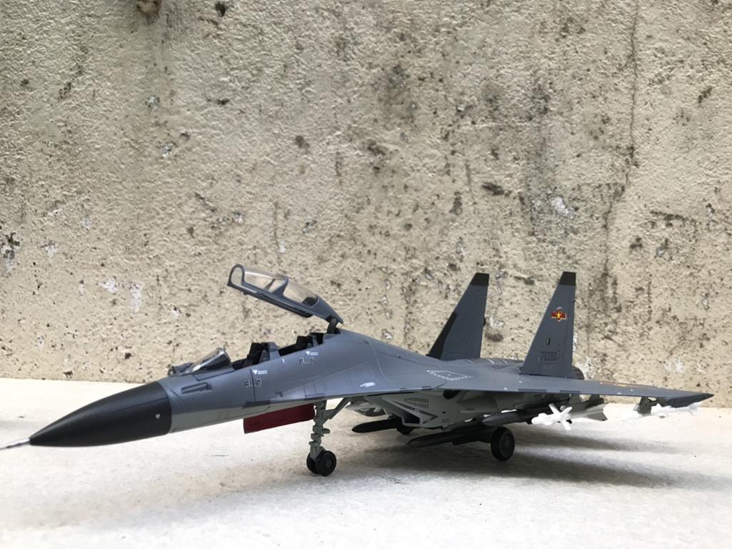 Mô hình máy bay Tiêm kích SU-30MKK 1:72