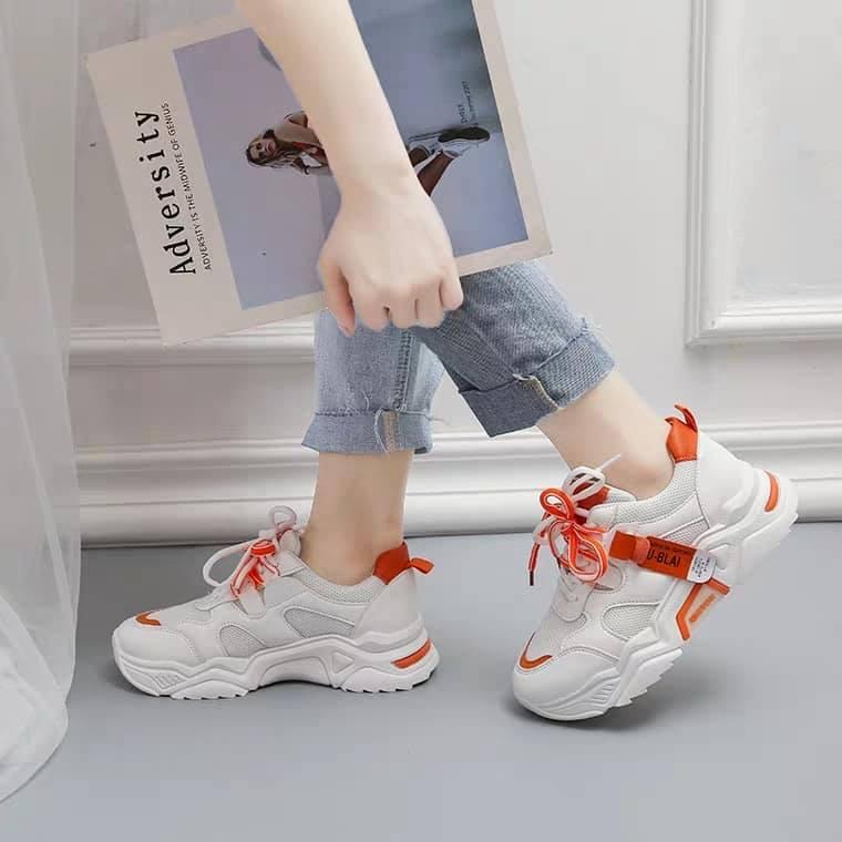 Giày sneaker nữ phối màu hot trend