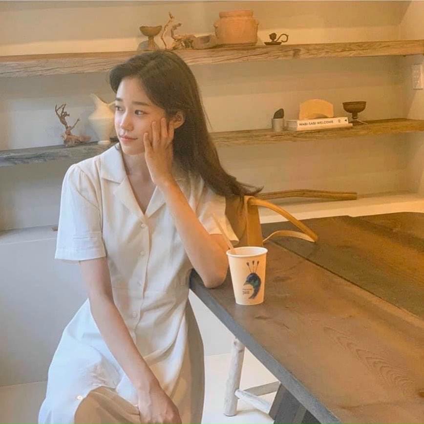 Đầm cổ sơ mi trắng nút trước