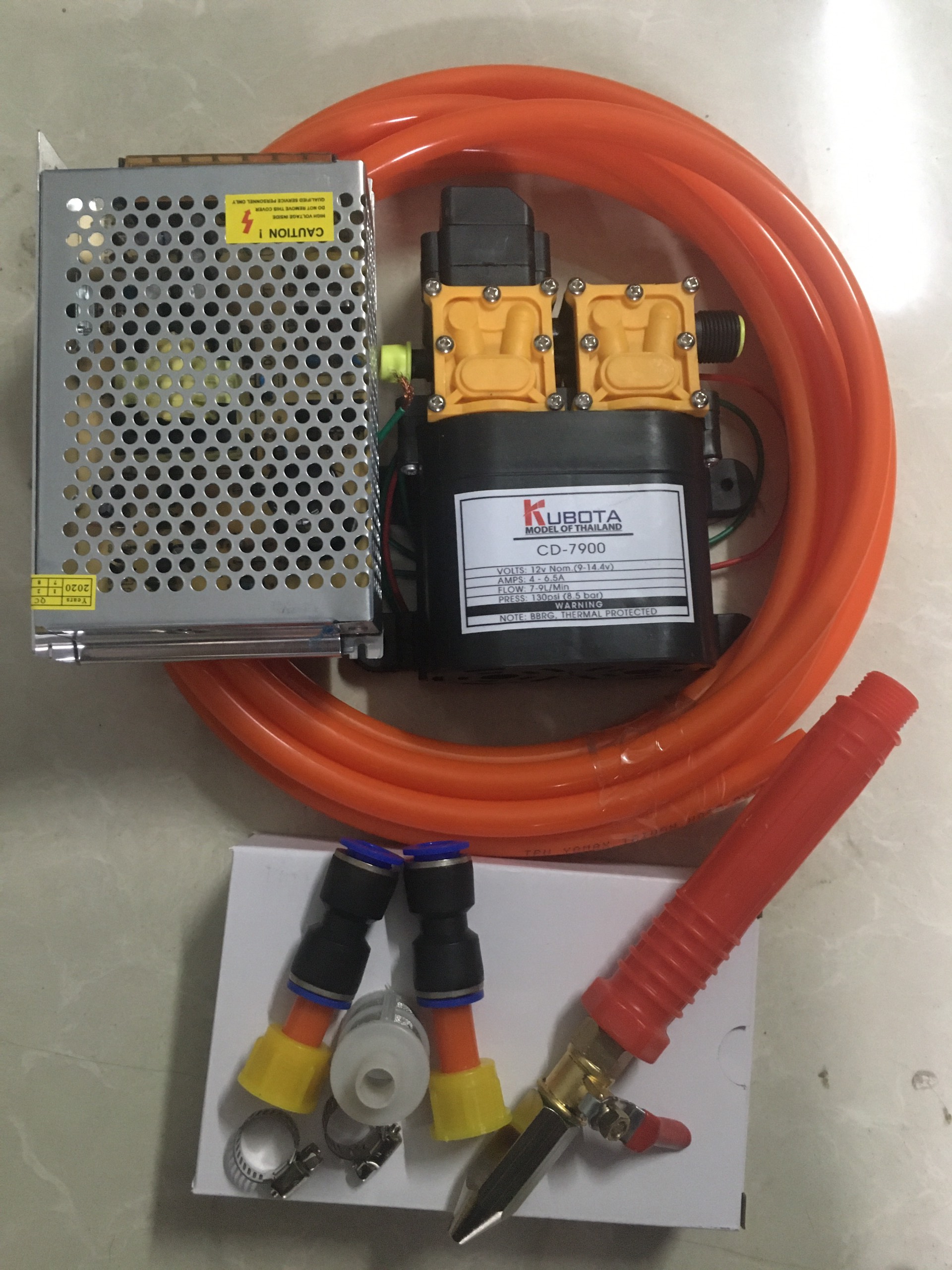 MÁY RỬA XE BƠM ĐÔI CỰC MẠNH KUBOTA KÈM NGUỒN TỔ ONG 12V-10A 10M dây chịu lực Vệ Sinh Máy lạnh Cực tiện Lợi