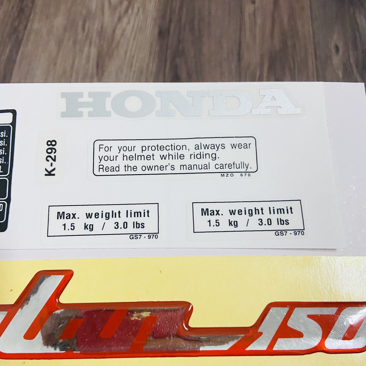 [DYLAN TRẮNG ĐỎ) TEM DÁN XE DYLAN 150CC CAO CẤP NHƯ TEM ZIN (CÓ THÔNG SỐ CỦA XE)