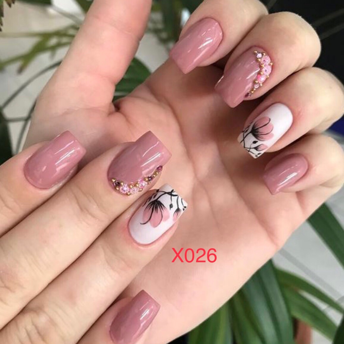 Móng tay giả- nail thiết kế( bộ 24 móng đủ size ) kèm keo và dũa