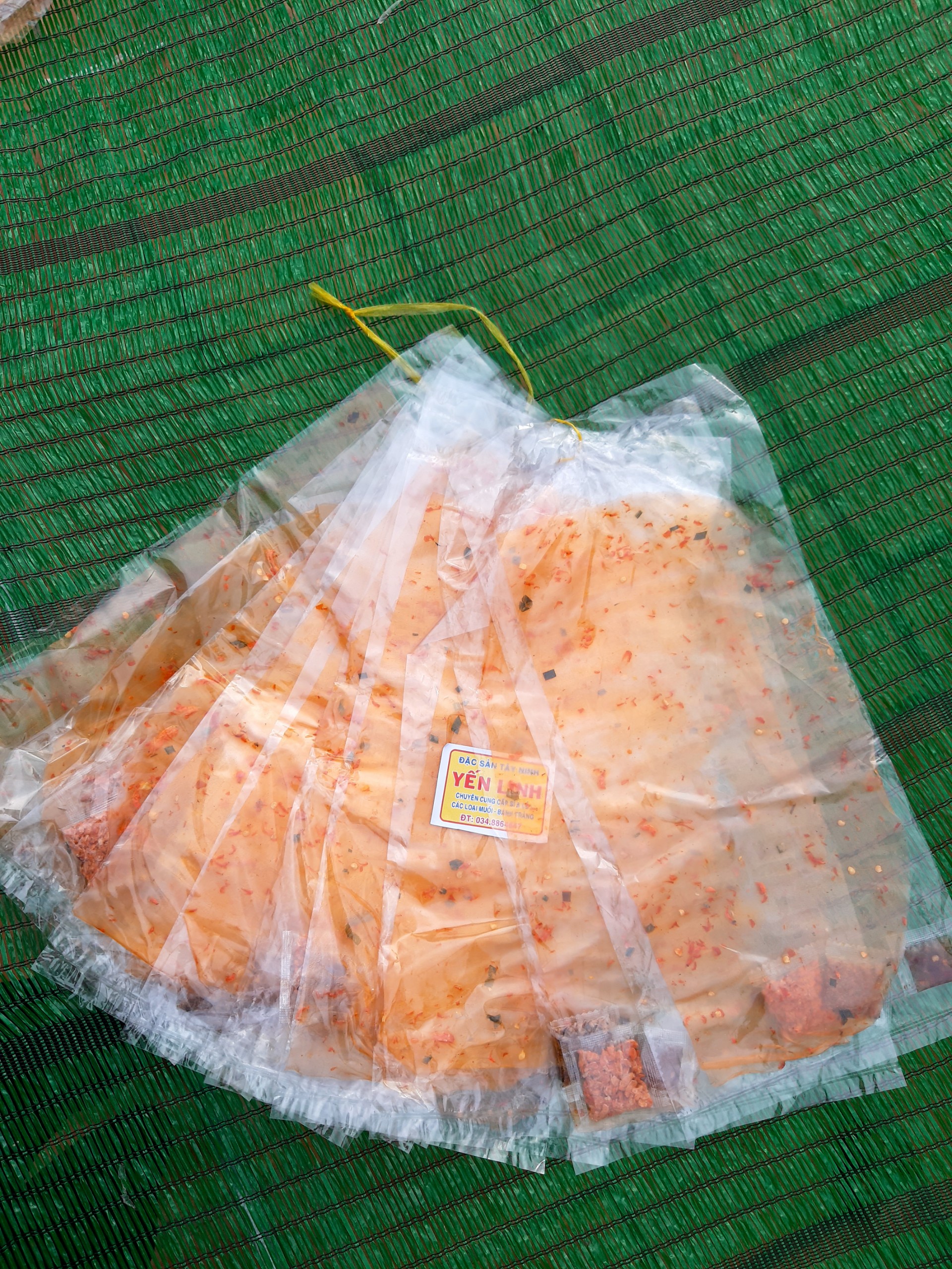 xâu bánh dẻo tôm me ngon rẻ( xâu 13 bịch)