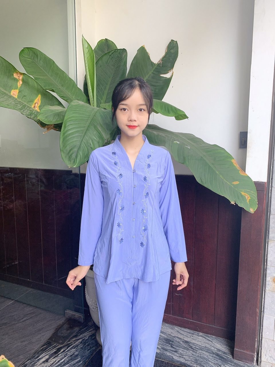 Đồ lam đi chùa, đồ phật tử nữ mẫu Thun Bà lai