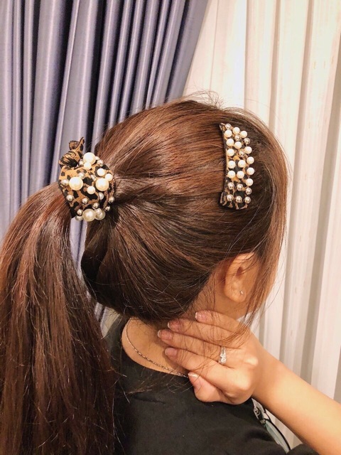 Cột tóc xinh