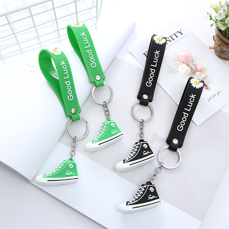 [MỚI] móc khóa 1 chiếc giày Sneaker hoa cúc GD siêu cute cho cặp đôi