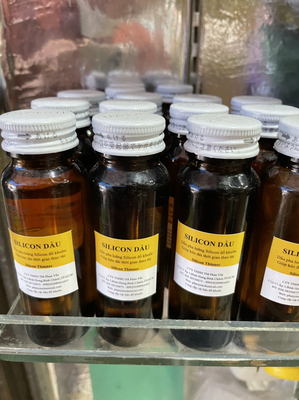 Silicone oil, silicone mold diluent oil. silicone thinner
