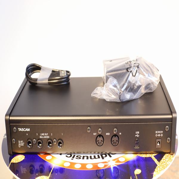 Soundcard Thu Âm Tascam US 4x4 ( 4 Cổng Vào )