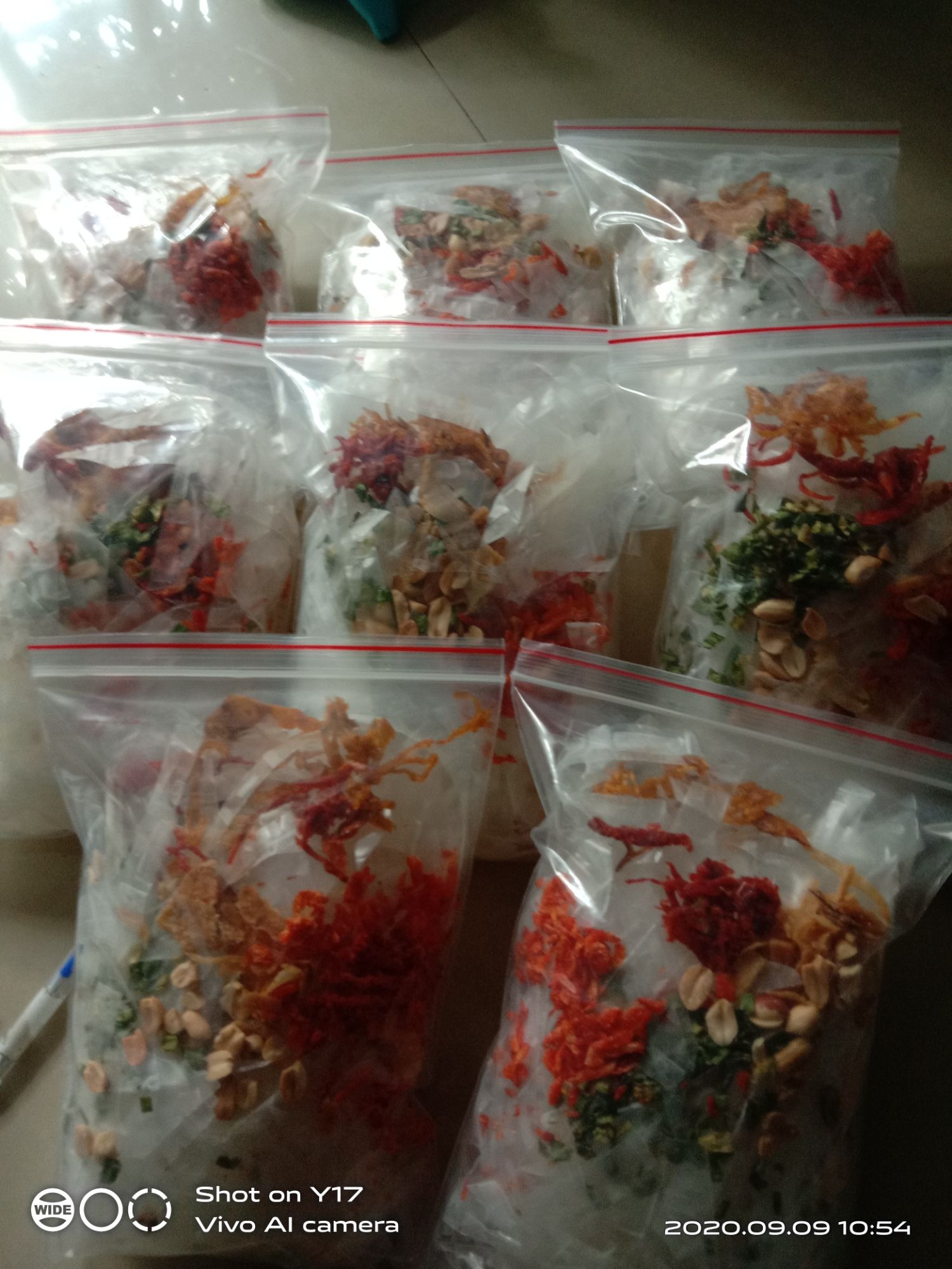 1 bịch bánh tráng trộn nhiều topping