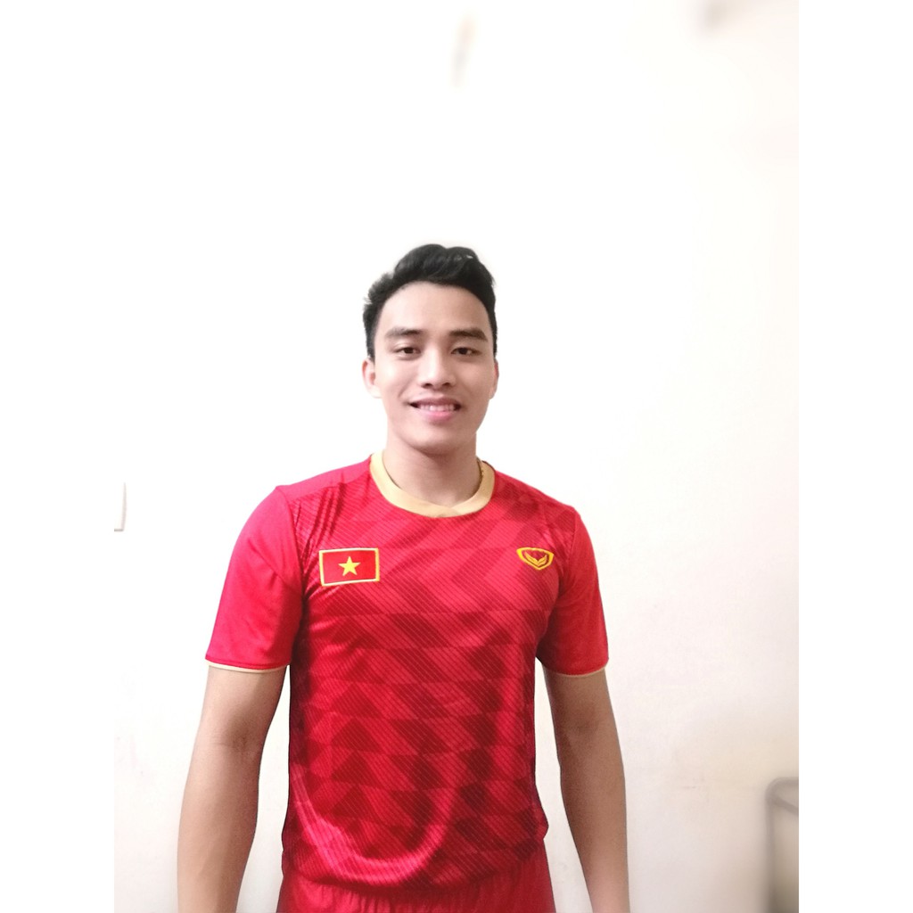Bộ quần áo bóng đá Việt Nam