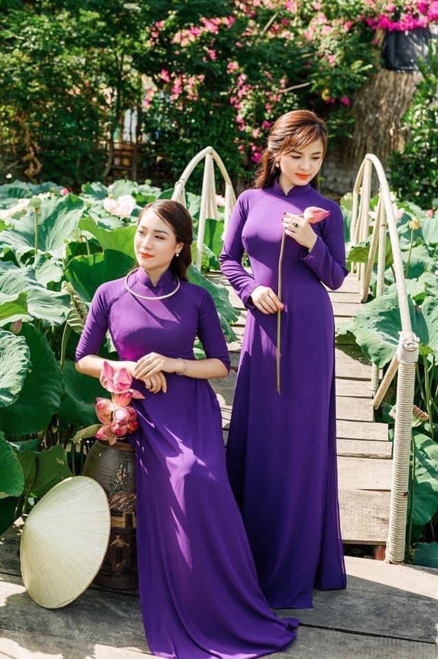 Áo dài lụa tằm màu tím huế cổ cao