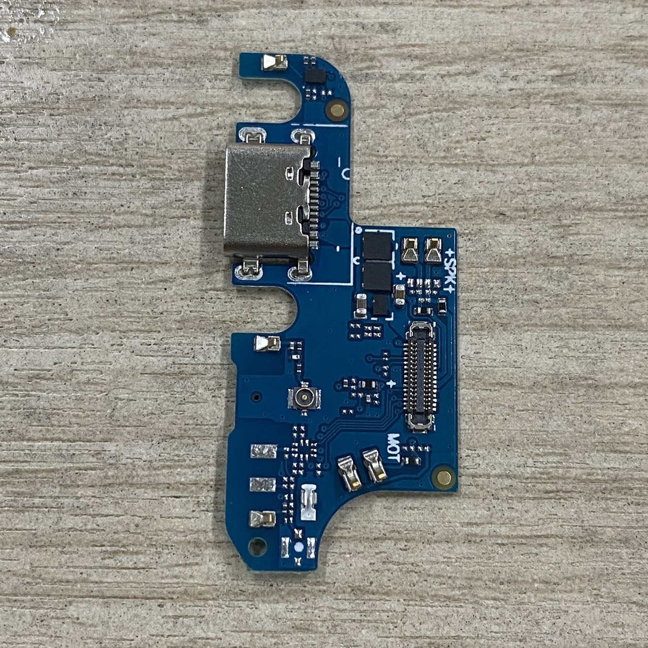 Cụm sạc vsmart joy 3