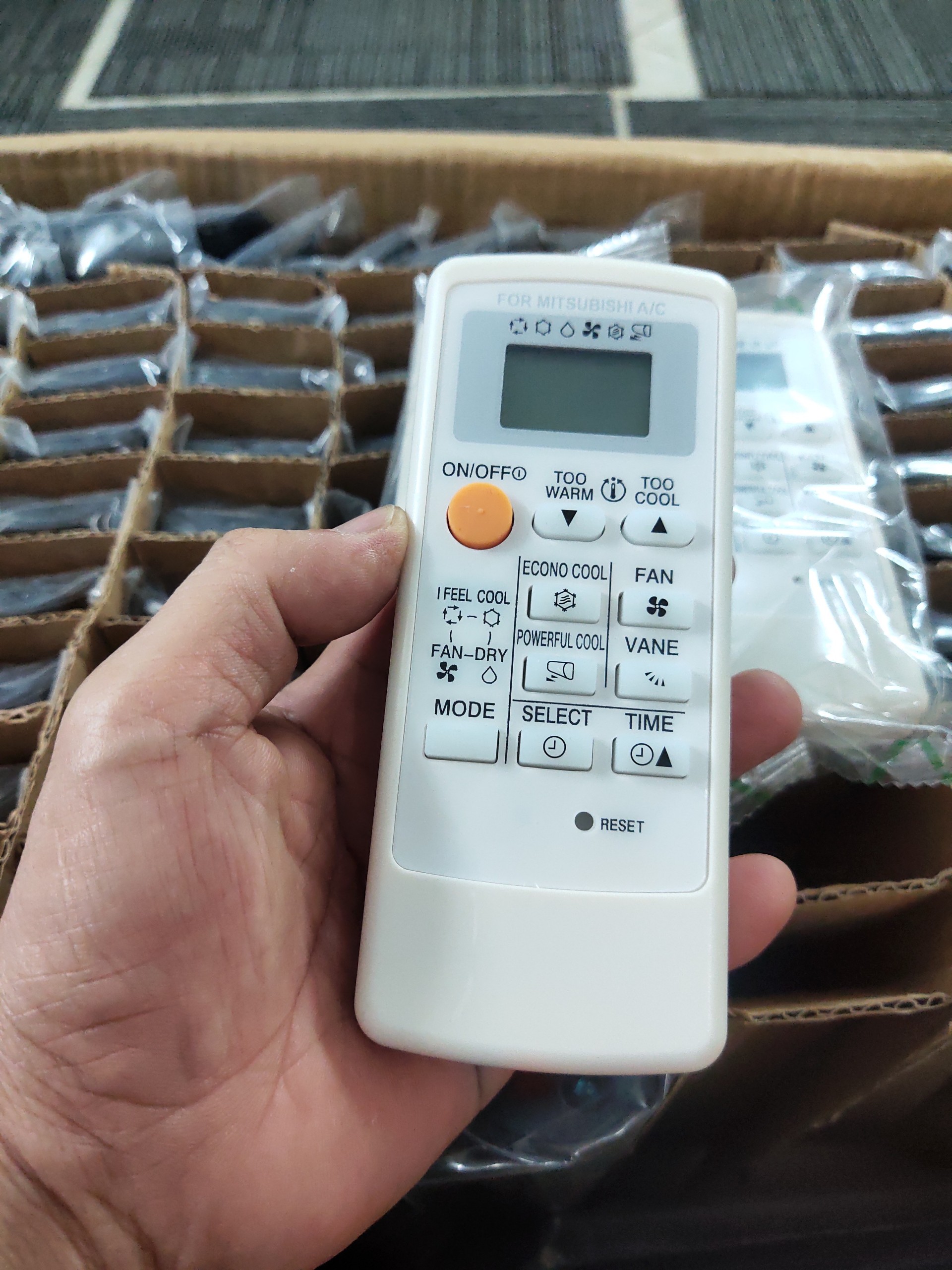 Remote Máy Lạnh Mitsubishi Inverter MP08B ( Mặt Trắng)_Bảo Hành Đổi Mới
