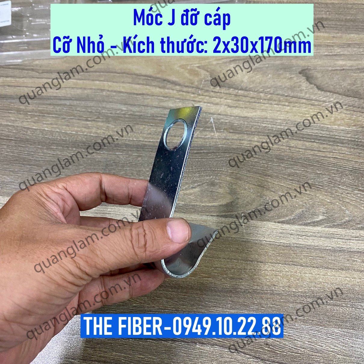 Móc J đỡ cáp quang cáp điện treo cột