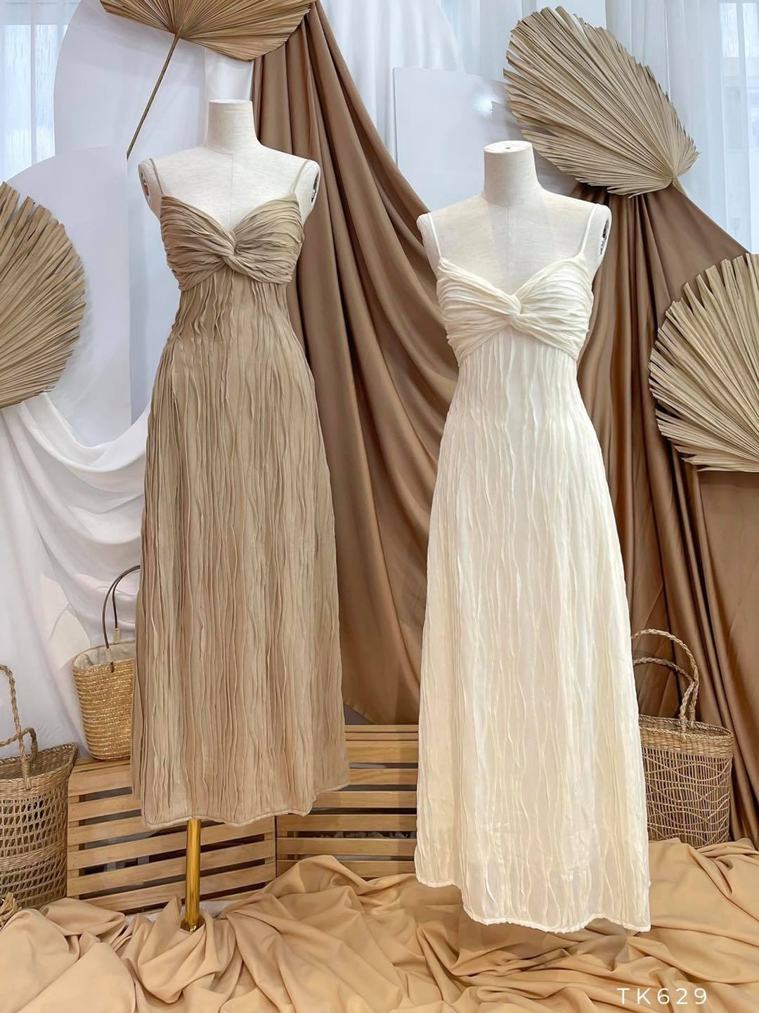 Đầm maxi 2 dây xoắn ngực chất thun gợn sóng siêu xinh