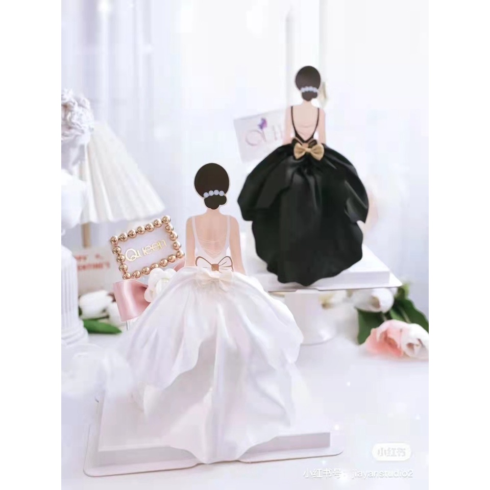 que cắm trang trí bánh hình cô gái váy lụa