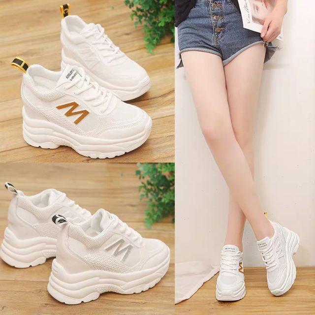Giày thể thao nữ độn đế chữ M mới!