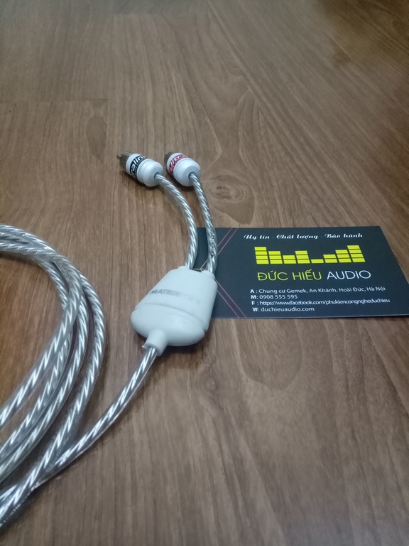 Dây 3.5 ra 2 AV Ultralink dài 2 mét