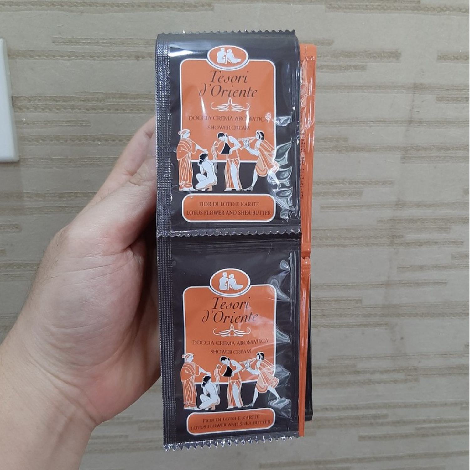 [🎁🎁KHỦNG] Combo 12 Gói Sữa Tắm Hoa Sen Tesori d’Oriente (6ml/Gói)
