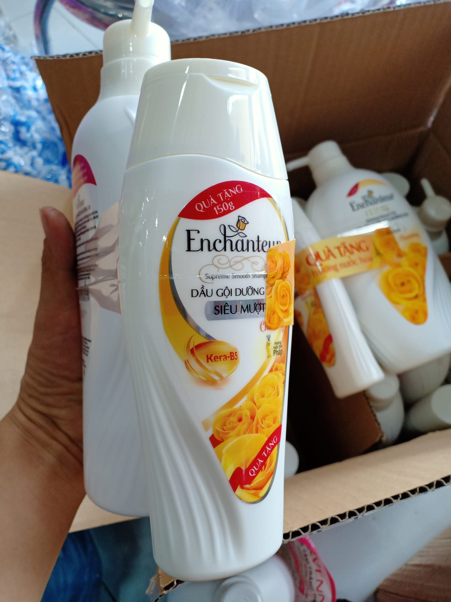 (Combo 3 chai hàng khuyến mãi 150g) Dầu Gội Dưỡng Tóc Siêu Mượt Enchanteur Charming