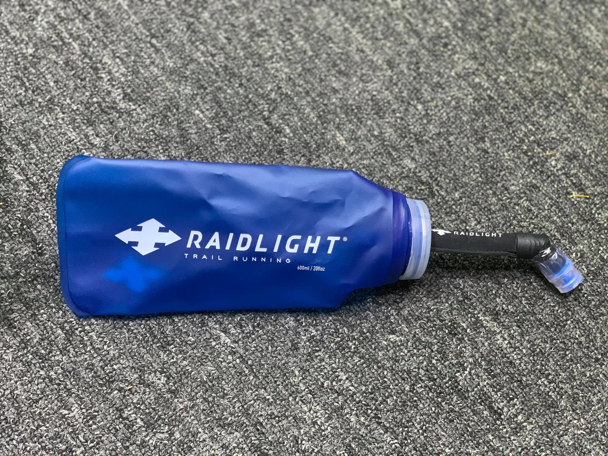 Bình nước mềm Raidlight 600ml có vòi Raidlight EazyFlask 600ml Softflask