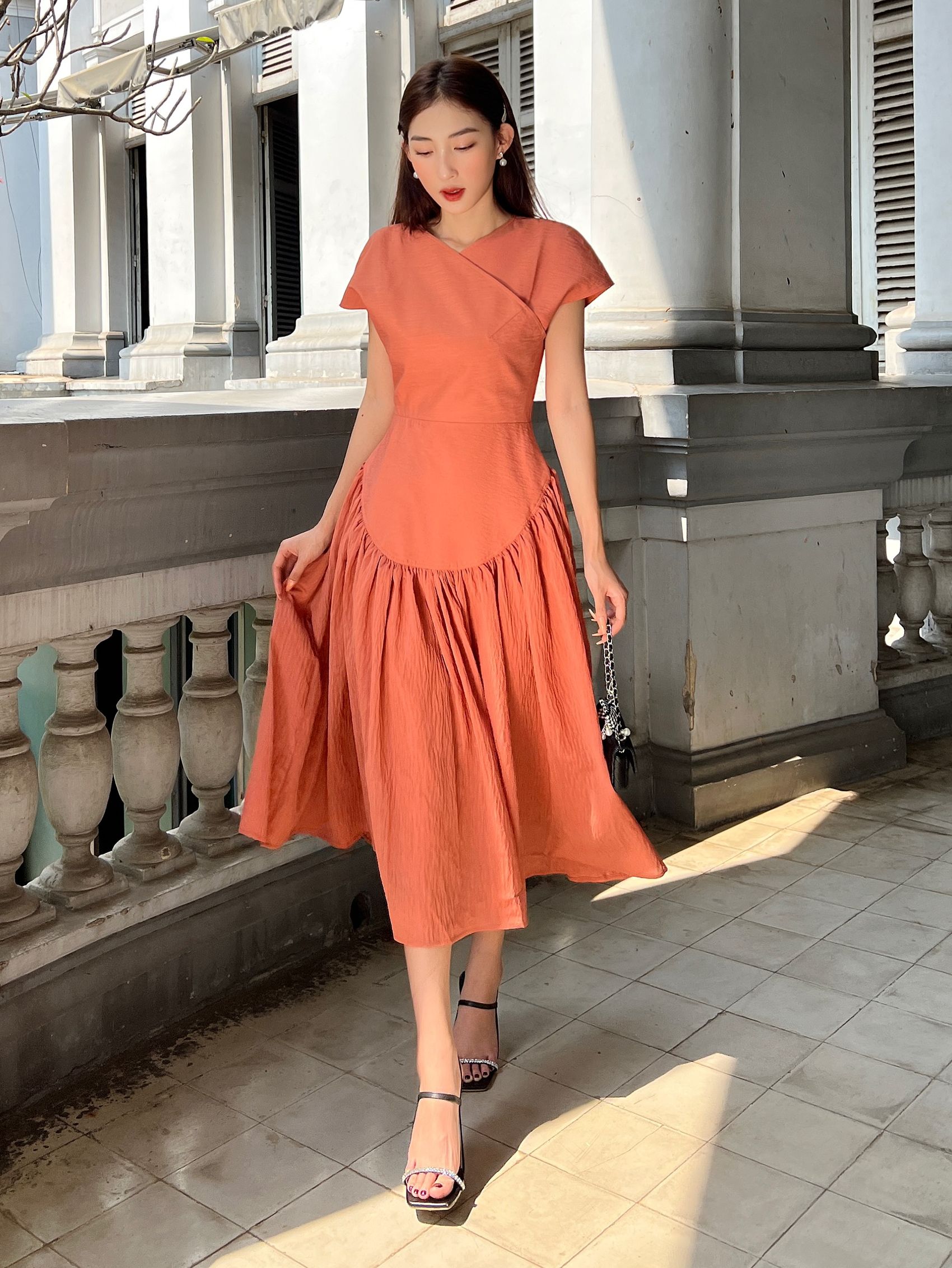 COCO SIN - Đầm Tơ Cam Midi