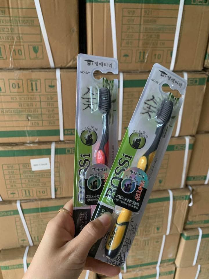 Hộp 30 cái Bàn Chải Đánh Răng Than Tre