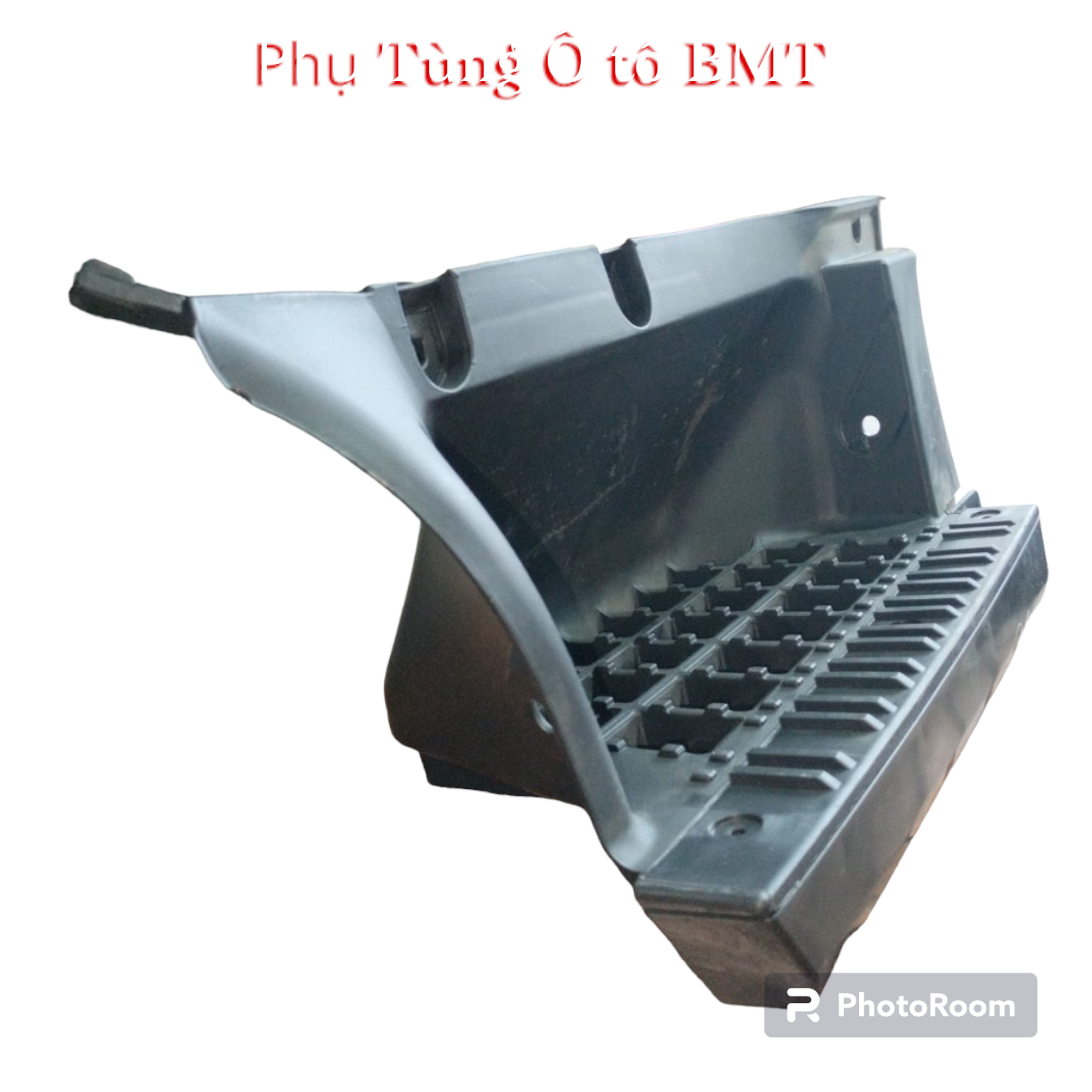 Ốp bậc lên xuống xe ben Chiến thắng 5.5 tấn. Trái phải khác nhau
