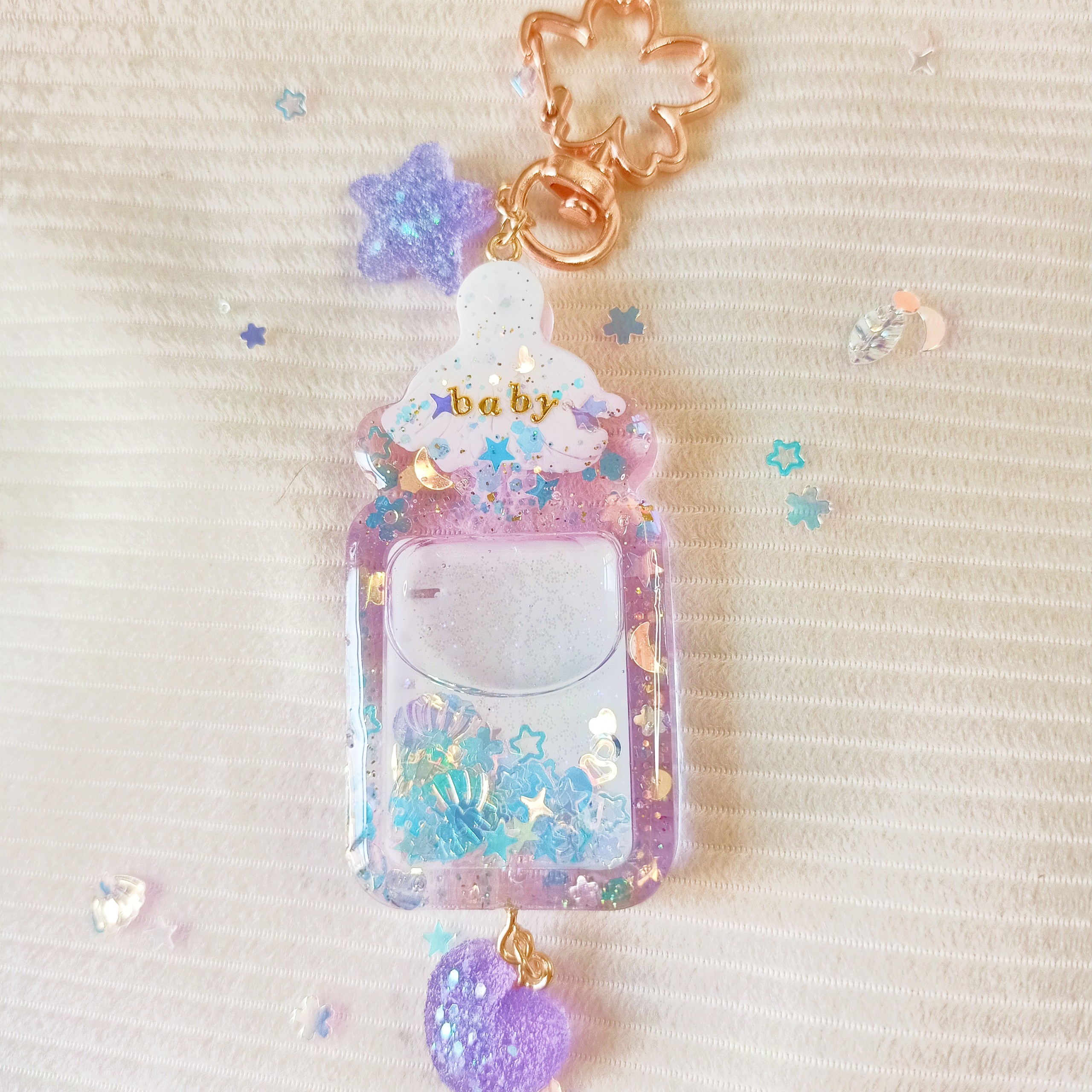 Móc khóa resin hình bình sữa (baby) handmade