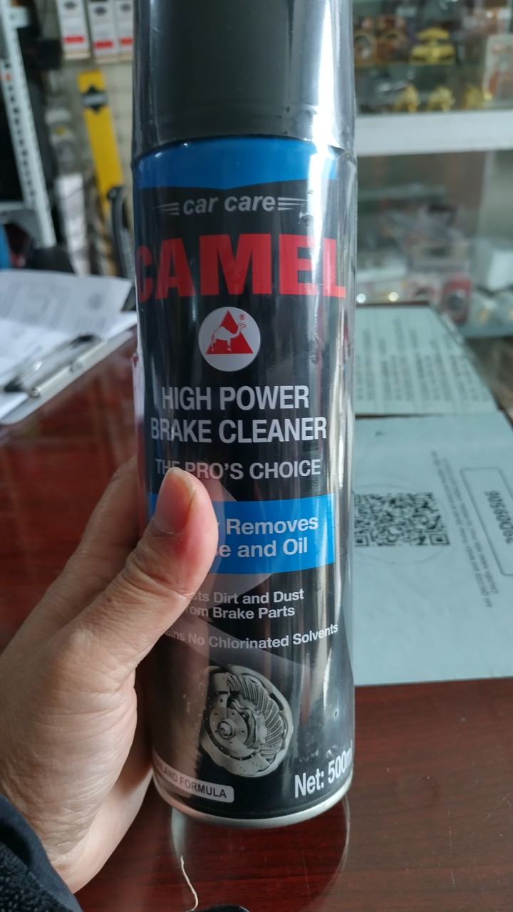 Chai xịt vệ sinh và dưỡng má phanh Camel 500ml