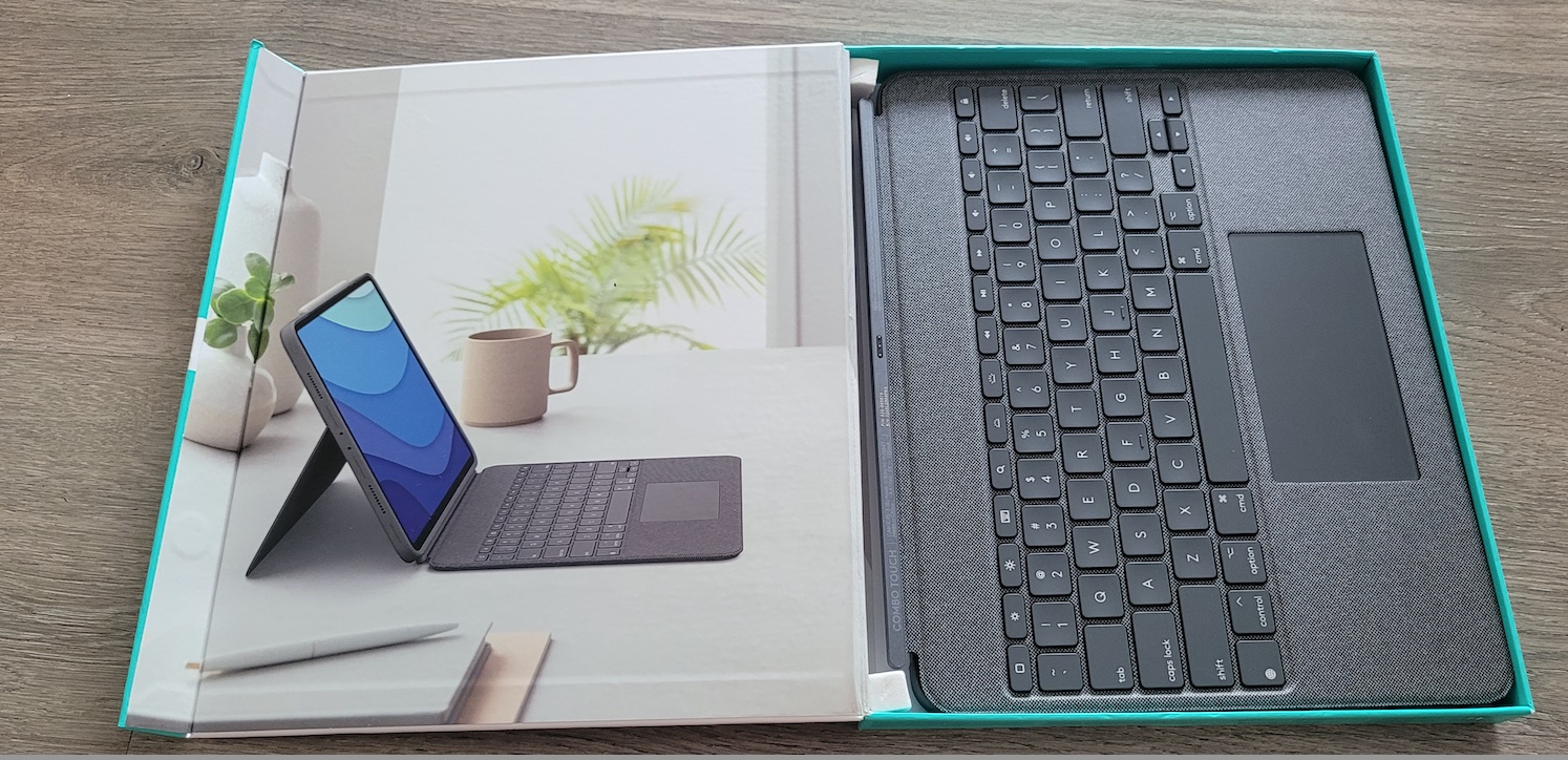 Bao da kèm bàn phím Logitech Combo Touch cho iPad Pro 12.9 : M1, M2