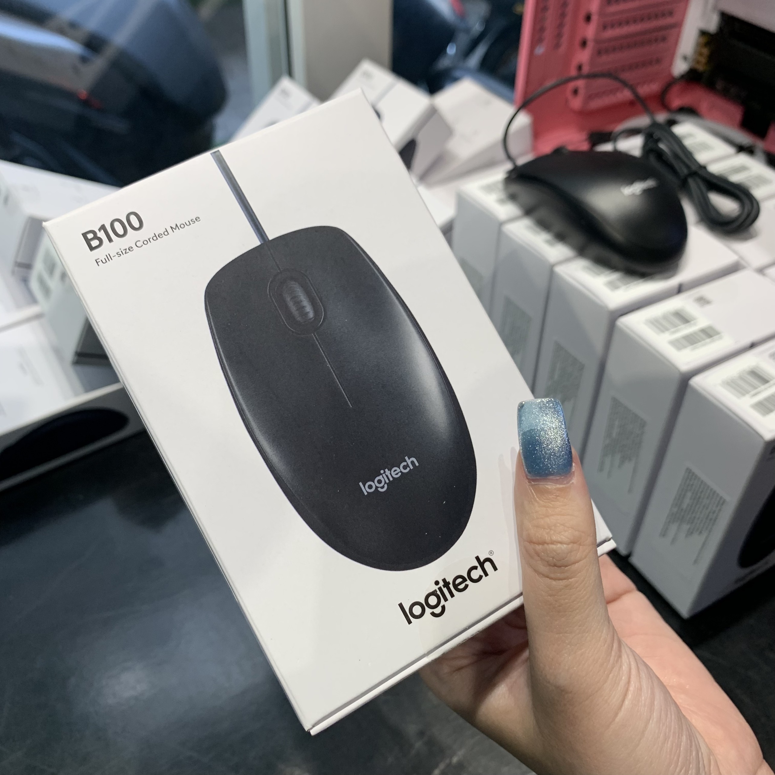 Logitech B100 Corded Mouse, Wired USB Mouse for Computers and Laptops, Right or Left Hand Use - Black