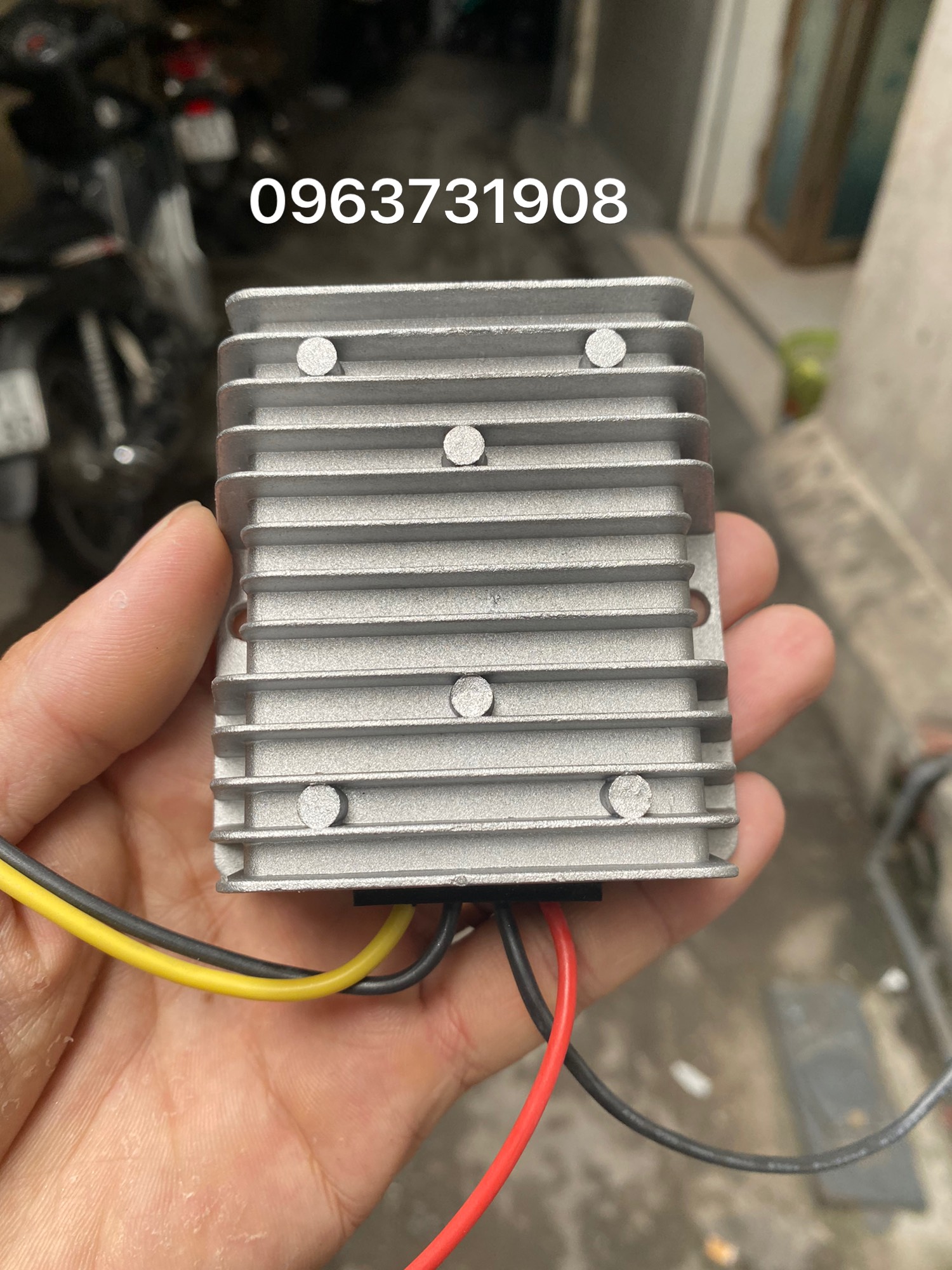 Bộ hạ áp dòng điện điện dc 12v xuống dc 5v 20a chống nước