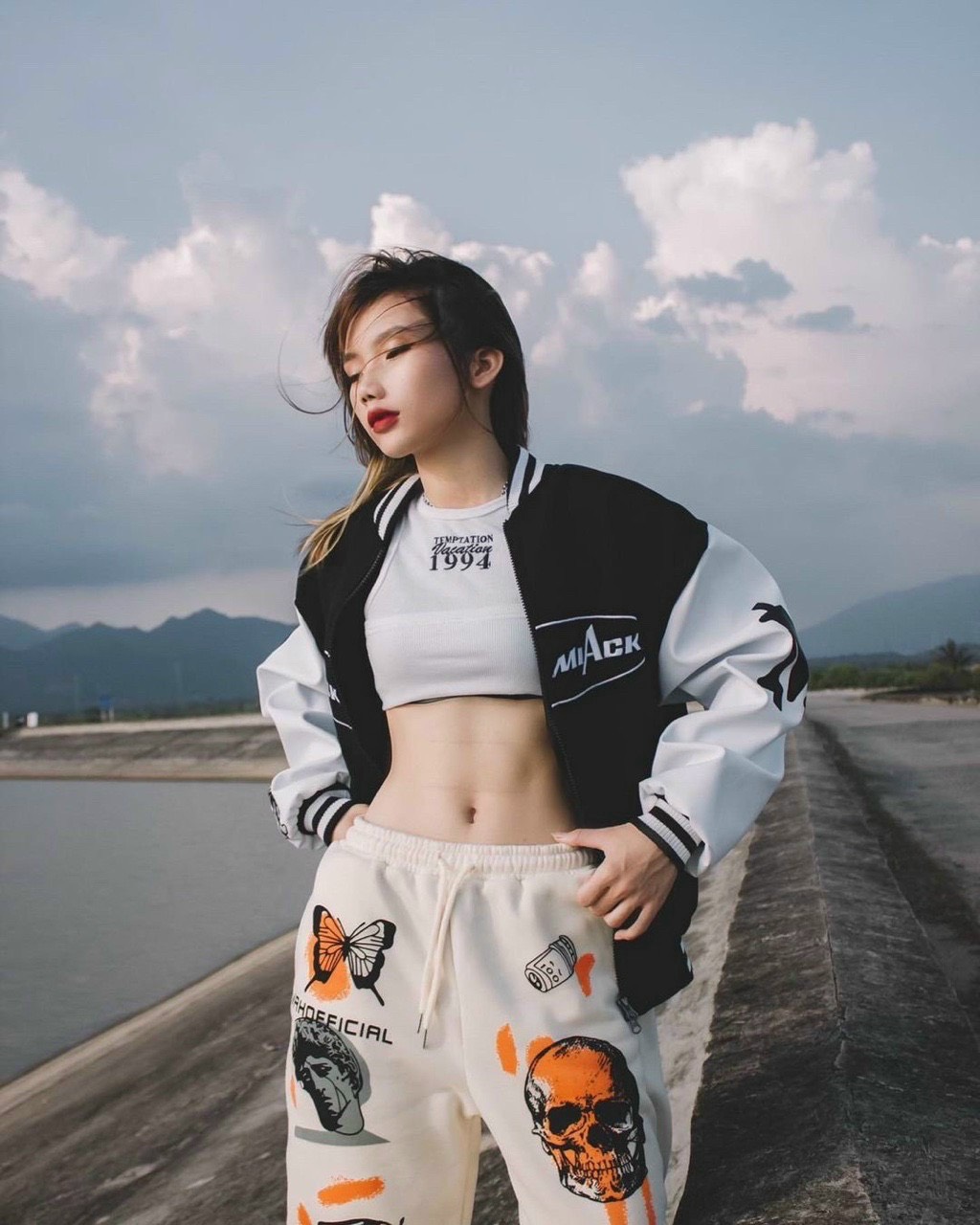 Áo Khoác Dù Bomber Unisex Phối Tay Cúc Bấm