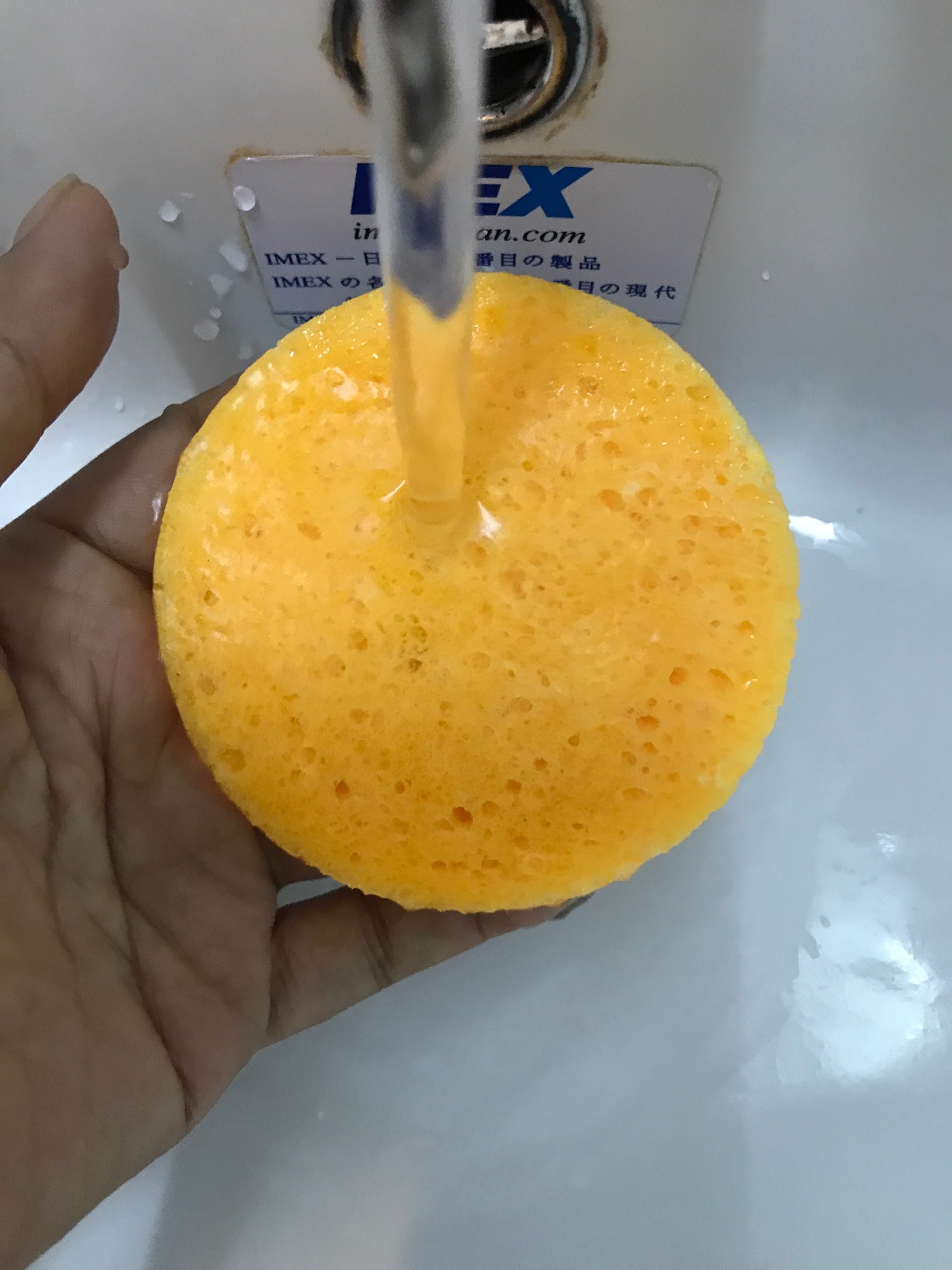 Bông rửa mặt bọt biển cao cấp Mira