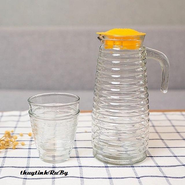 BỘ BÌNH NƯỚC THỦY TINH 5 MÓN - BÌNH LY THỦY TINH (MÀU NGẪU NHIÊN)