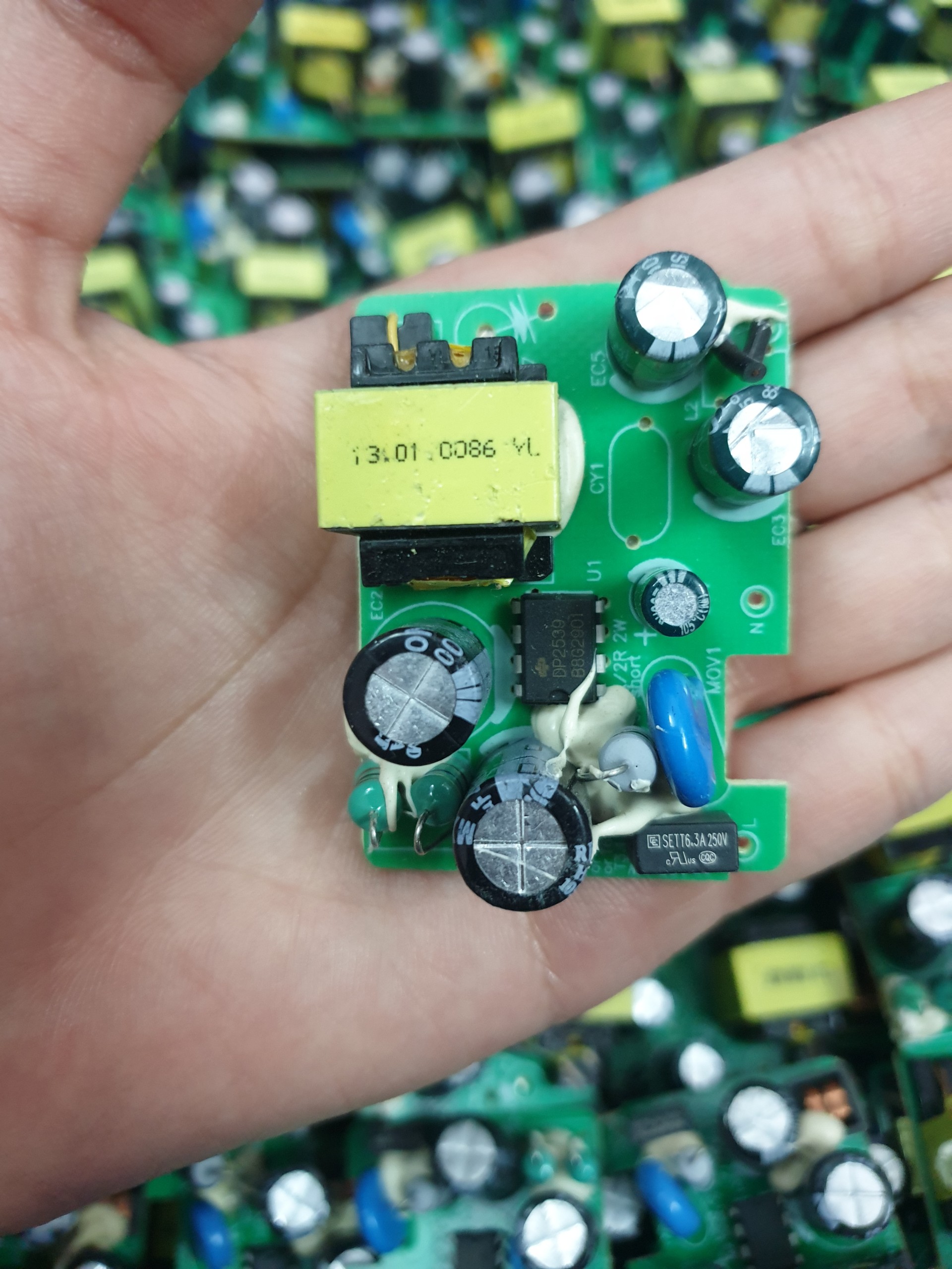 Nguồn rời 12V 2A không có vỏ G2-A1