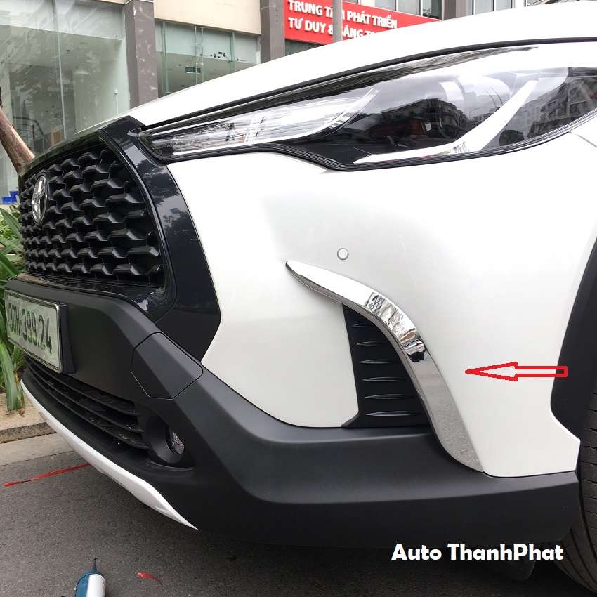 Ốp Viền Gầm Cản Trước Mạ Crome Độ Toyota Cross bản 1.8G lên bản 1.8V