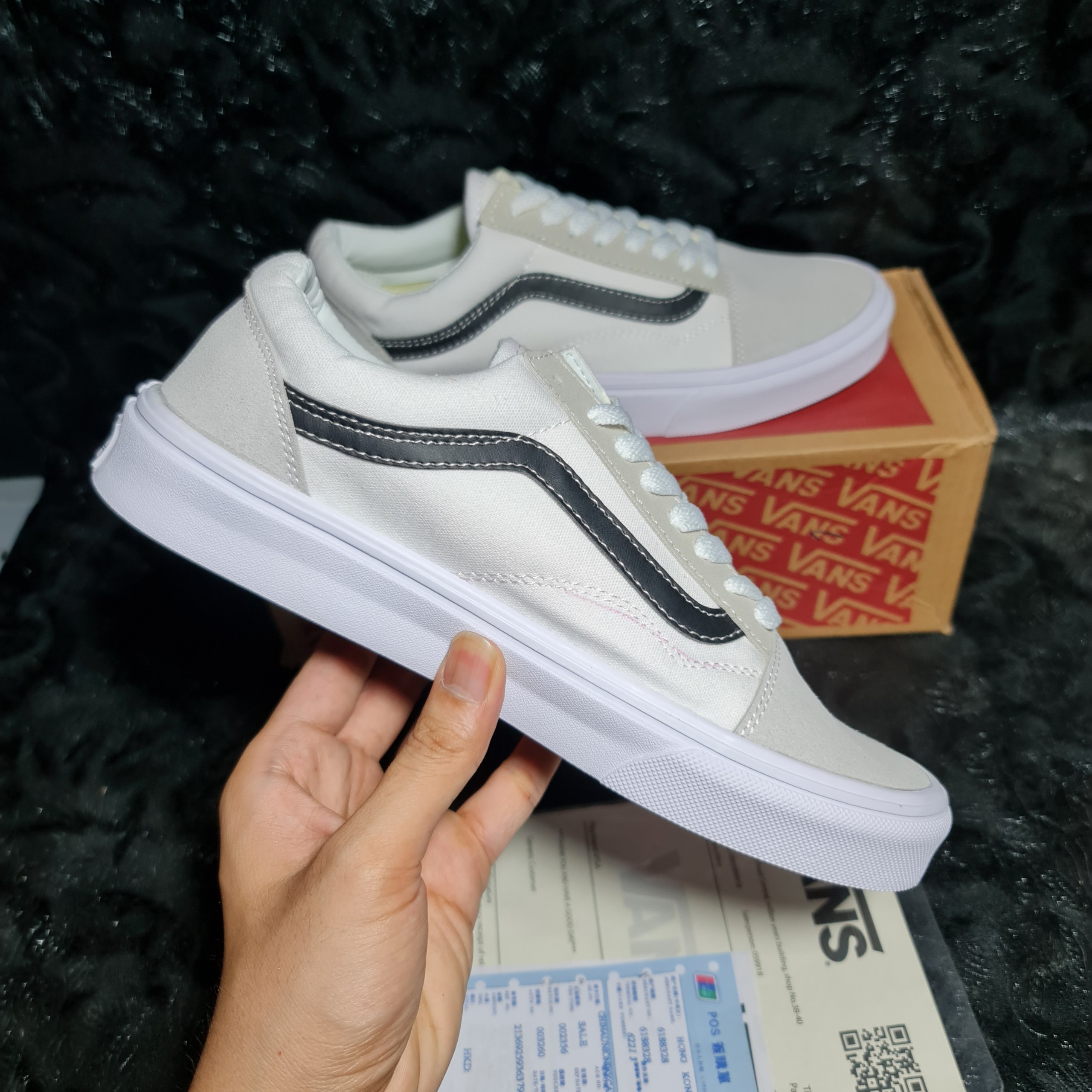 Giày Sneaker Vans Old Skool Trắng - Sọc Đen