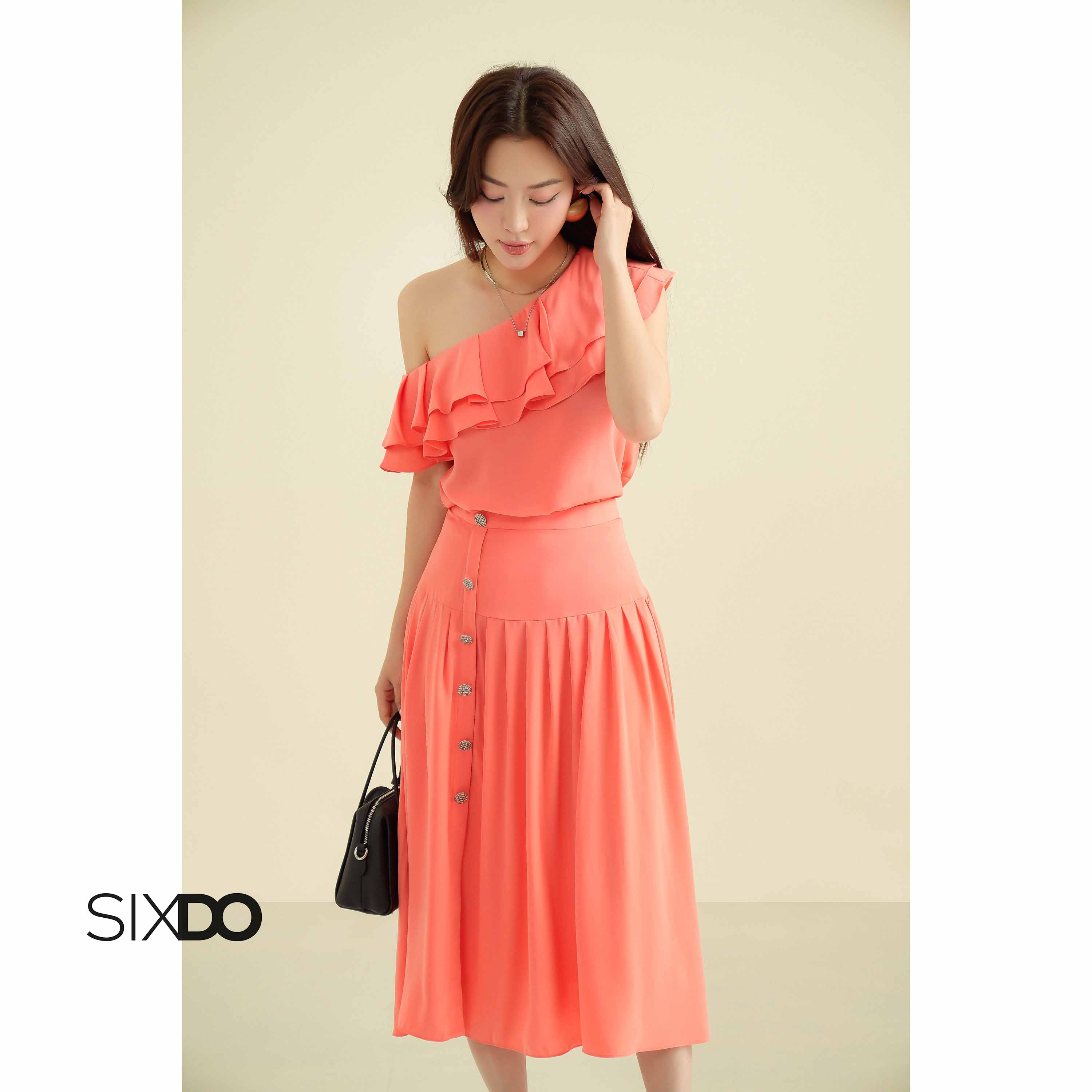 Chân váy xếp ly phối cúc dọc SIXDO (Midi Silk Skirt)